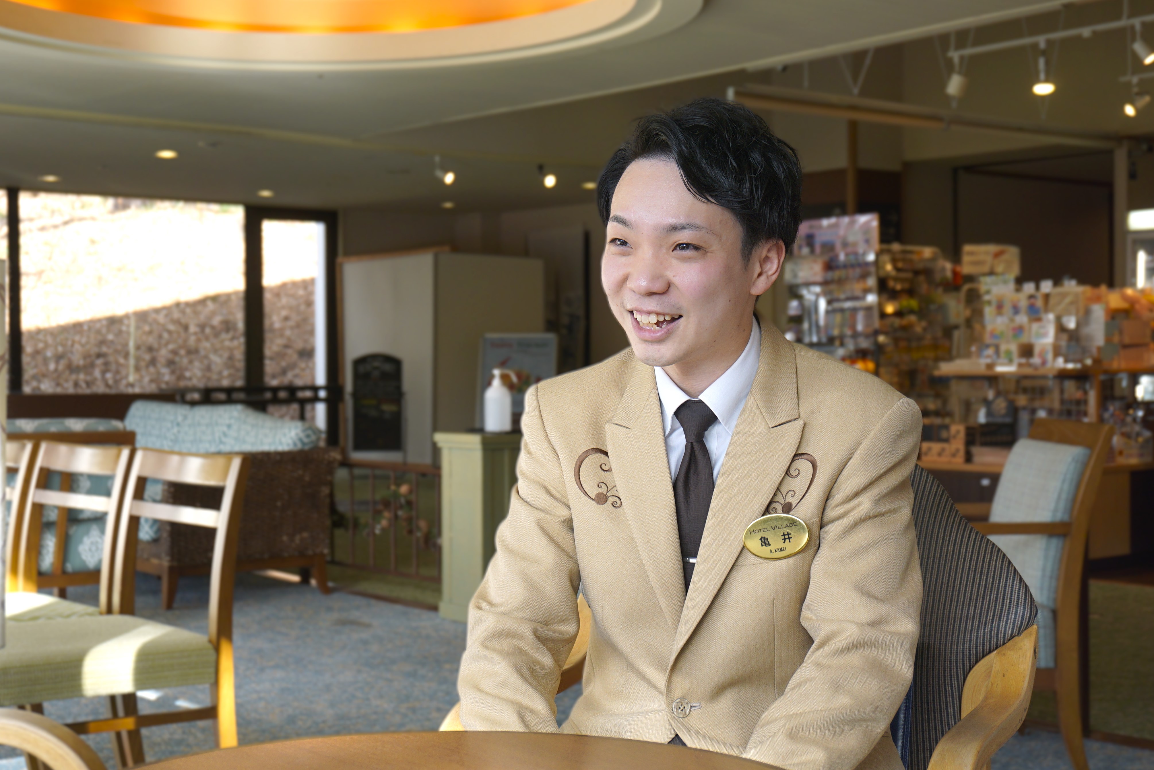 フロント亀井さん